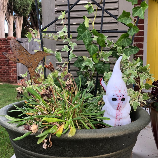 Halloween Garden Gnome - Bloody knife Jason Mask Garden Gnome
