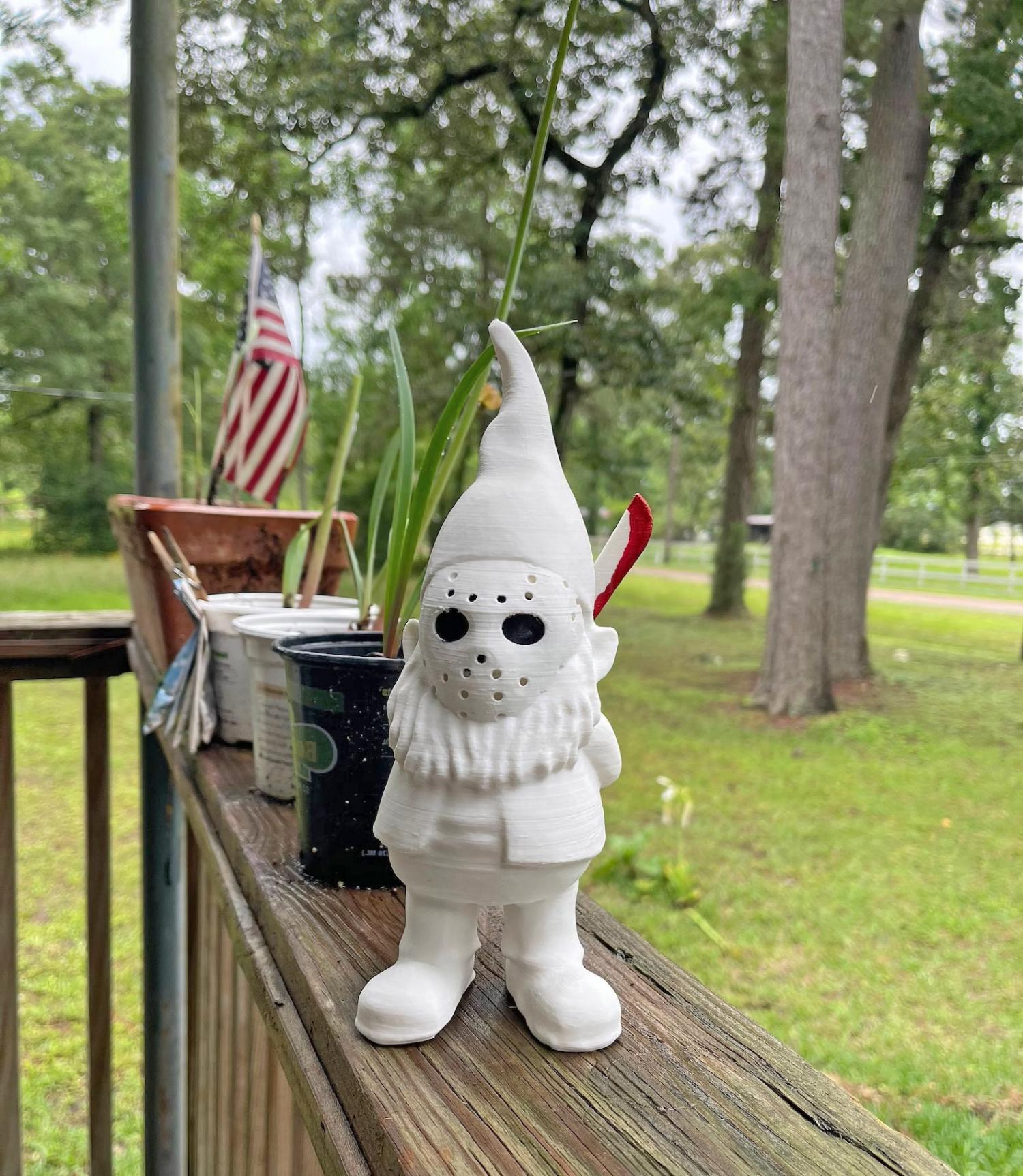 Halloween Garden Gnome - Bloody knife Jason Mask Garden Gnome