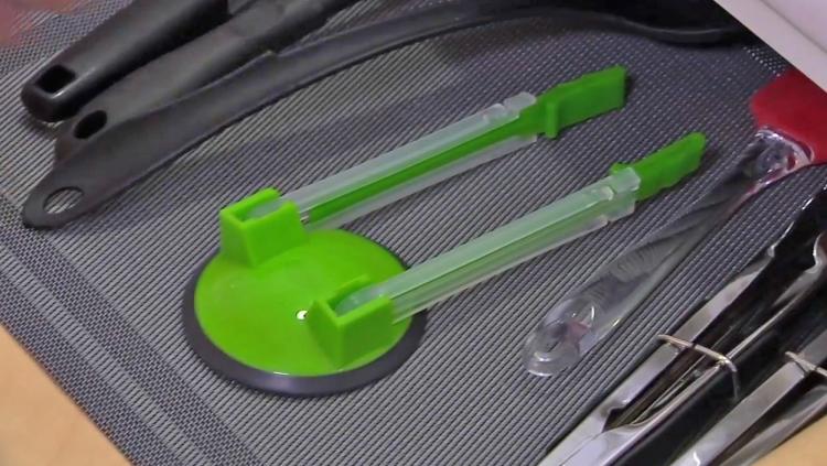 Jokari Hands-Free Baggy Rack Clip Food Storage Bag Holder - Hands-free ziploc bag holder