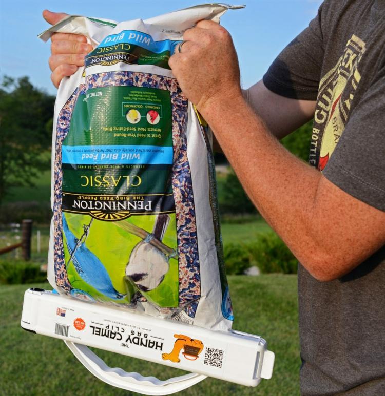 Handy Camel Carrying Handle and Large Bag Clip