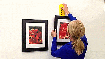 Hang and Level Easy Picture Hanging Tool With 2 Built-in Levels
