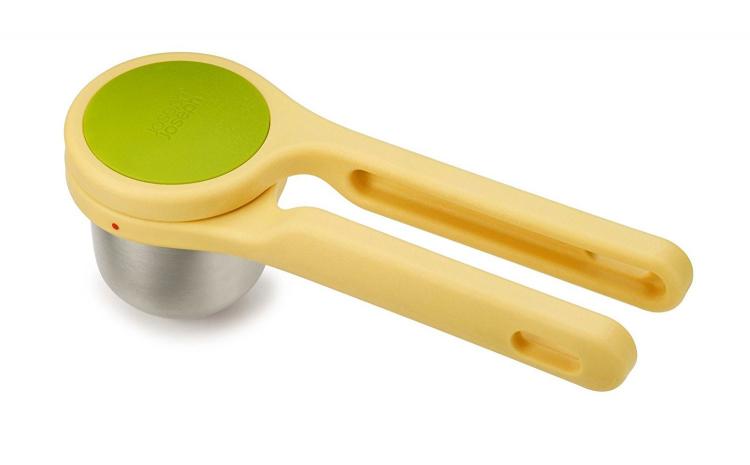 Joseph Joseph Helix Citrus Press - Uses unique twisting action to juice citrus