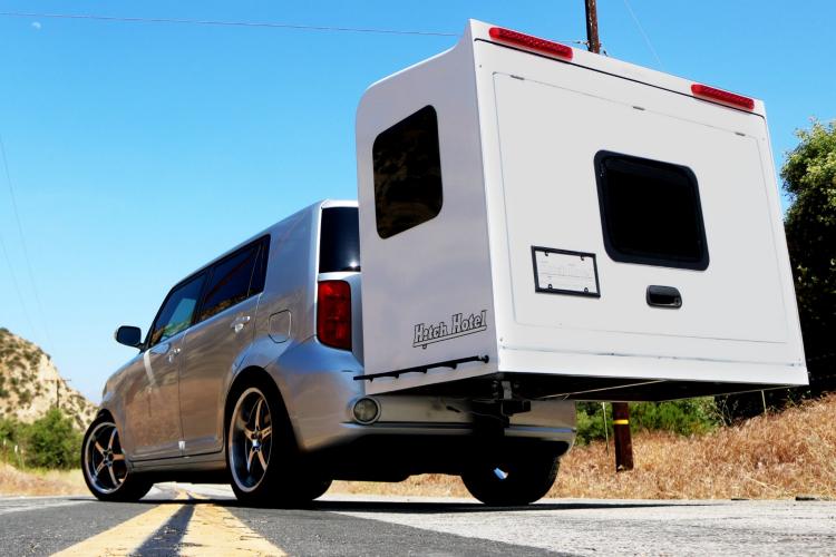 Hitch Hotel: Expandable Wheel-less Trailer Camper