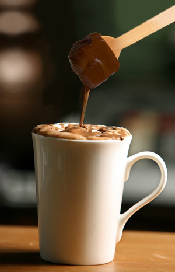 Pre-made hot chocolate on a stick - Cubes of hot chocolate on a spoon - Chocomize
