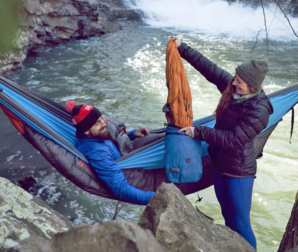 Sierra Madre Hot Pocket Heated Camping Blanket - Electric sack heats your sleeping bag