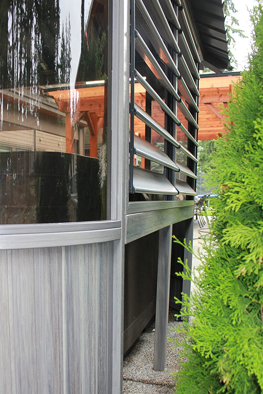 Hot Tub Gazebo Turns Your Spa Into a Swim-Up Bar