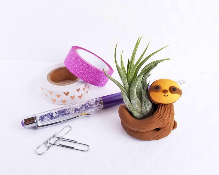 Hugging Sloth Air Planter - Cute sloth air plant holder