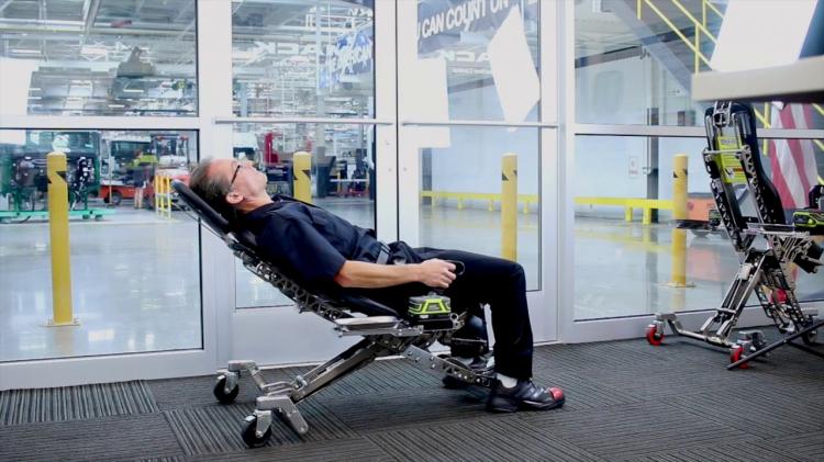 Human Hoist Futuristic Automatic Shop Chair - Robotic Mechanics Creeper