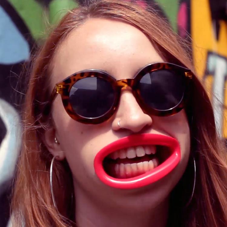 Hyperlips - Make you have big giant gums and lips