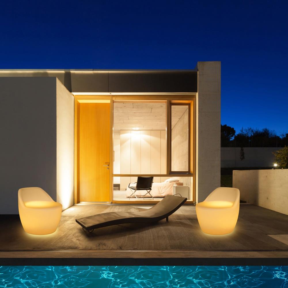 illumichair Illuminating outdoor poolside chair