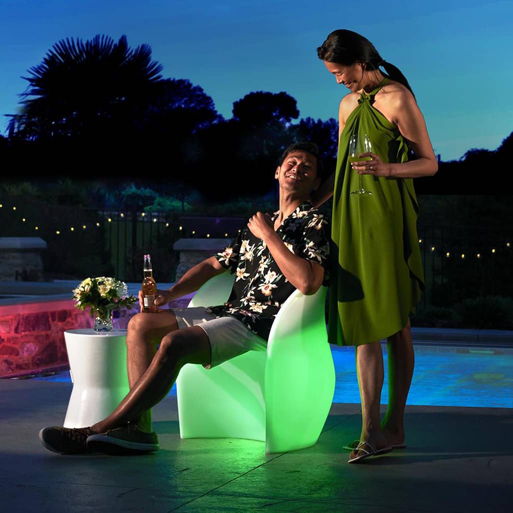 illumichair Illuminating outdoor poolside chair
