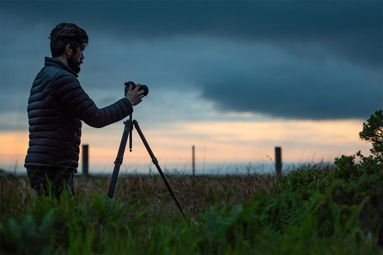 Incredible Travel Tripod Takes Up Half The Space Of Traditional Tripods - Peak Design Best Photography Travel Tripod