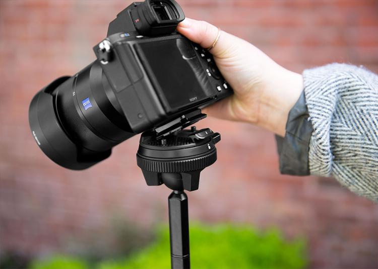 Incredible Travel Tripod Takes Up Half The Space Of Traditional Tripods - Peak Design Best Photography Travel Tripod