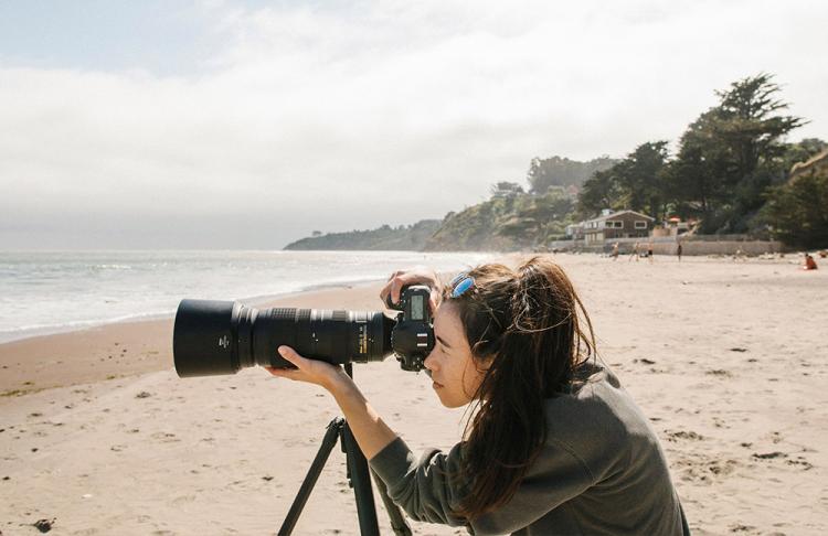 Incredible Travel Tripod Takes Up Half The Space Of Traditional Tripods - Peak Design Best Photography Travel Tripod