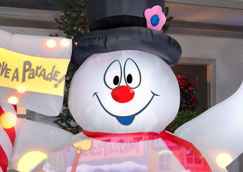 Giant Inflatable Frosty The Snowman Plays Movies On His Belly - Frosty movie projection screen