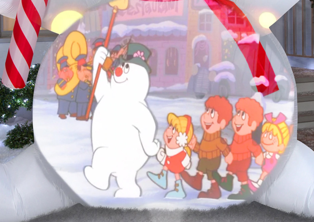Giant Inflatable Frosty The Snowman Plays Movies On His Belly - Frosty movie projection screen