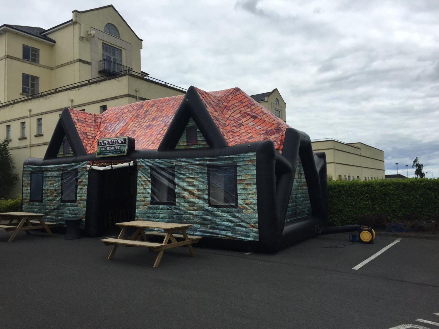 Inflatable Pub - Get an inflatable bar for your backyard