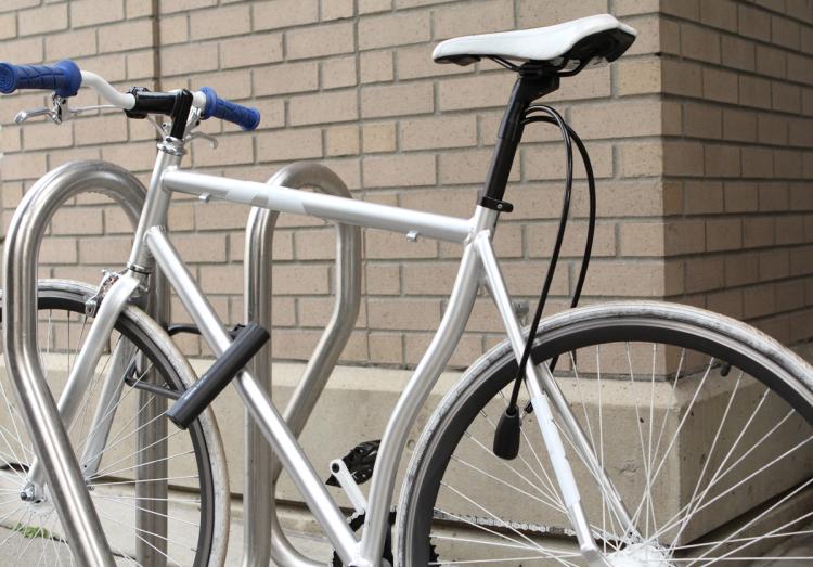 interlock bike lock pulls out of seat