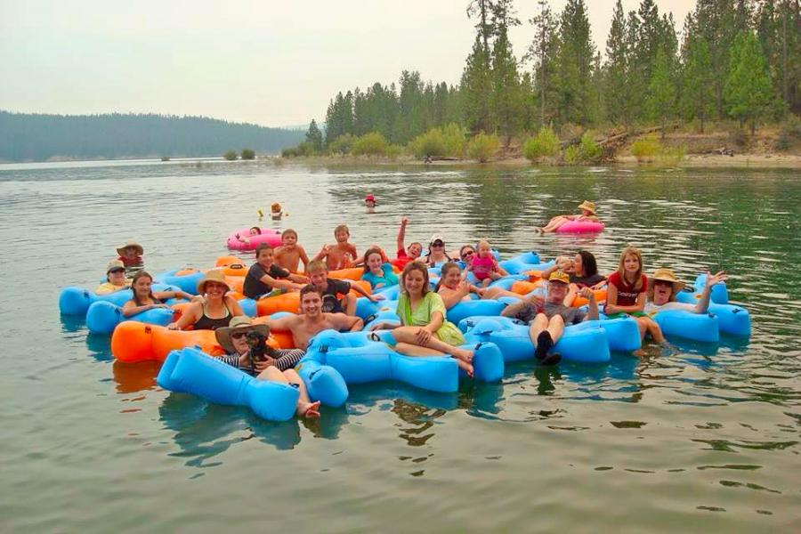 Inflatable Interlocking Tubes Connect Together Like Puzzle Pieces
