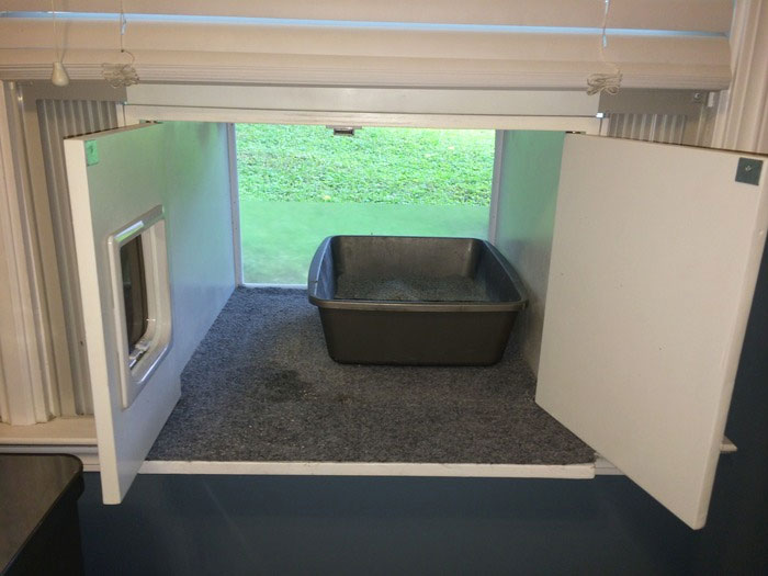 Katio Window Hanging Cat Litter Box