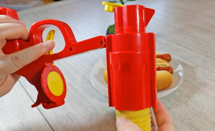 Condiment Gun - Gun shaped ketchup and mustard dispenser