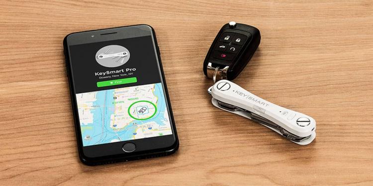 KeySmart Tile Tracks Your Keys On Your Phone Via GPS - KeySmart Pro key organizer and key tracker