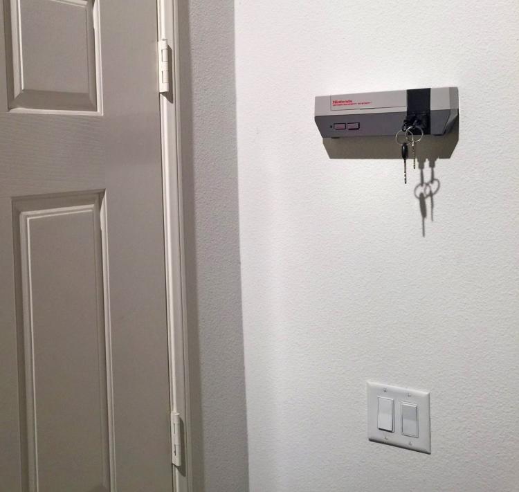 Keytendo Nintendo Console Key Holder - Retro NES Key Holder Key-Chain