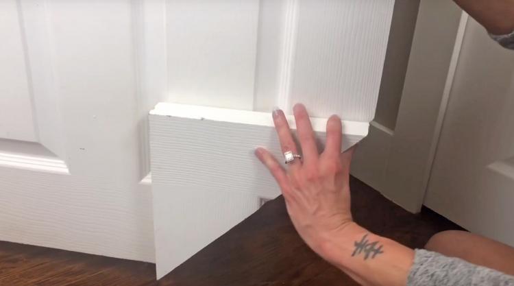 KittyKorner Turns Corner Of Door Into a Cat Pass