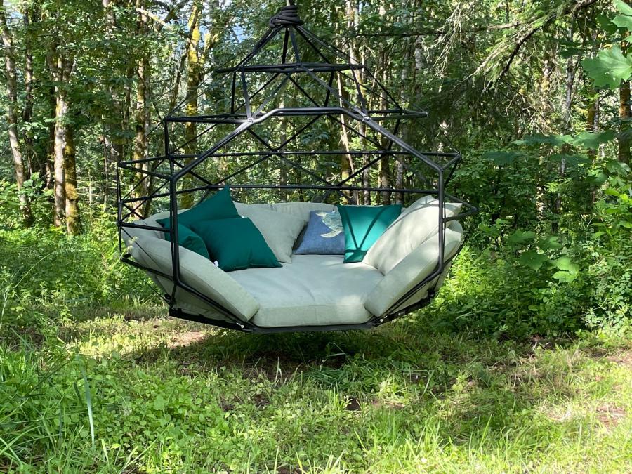 Kodama Zomes - Giant Hanging Hammock Lounger That Hangs From Tree