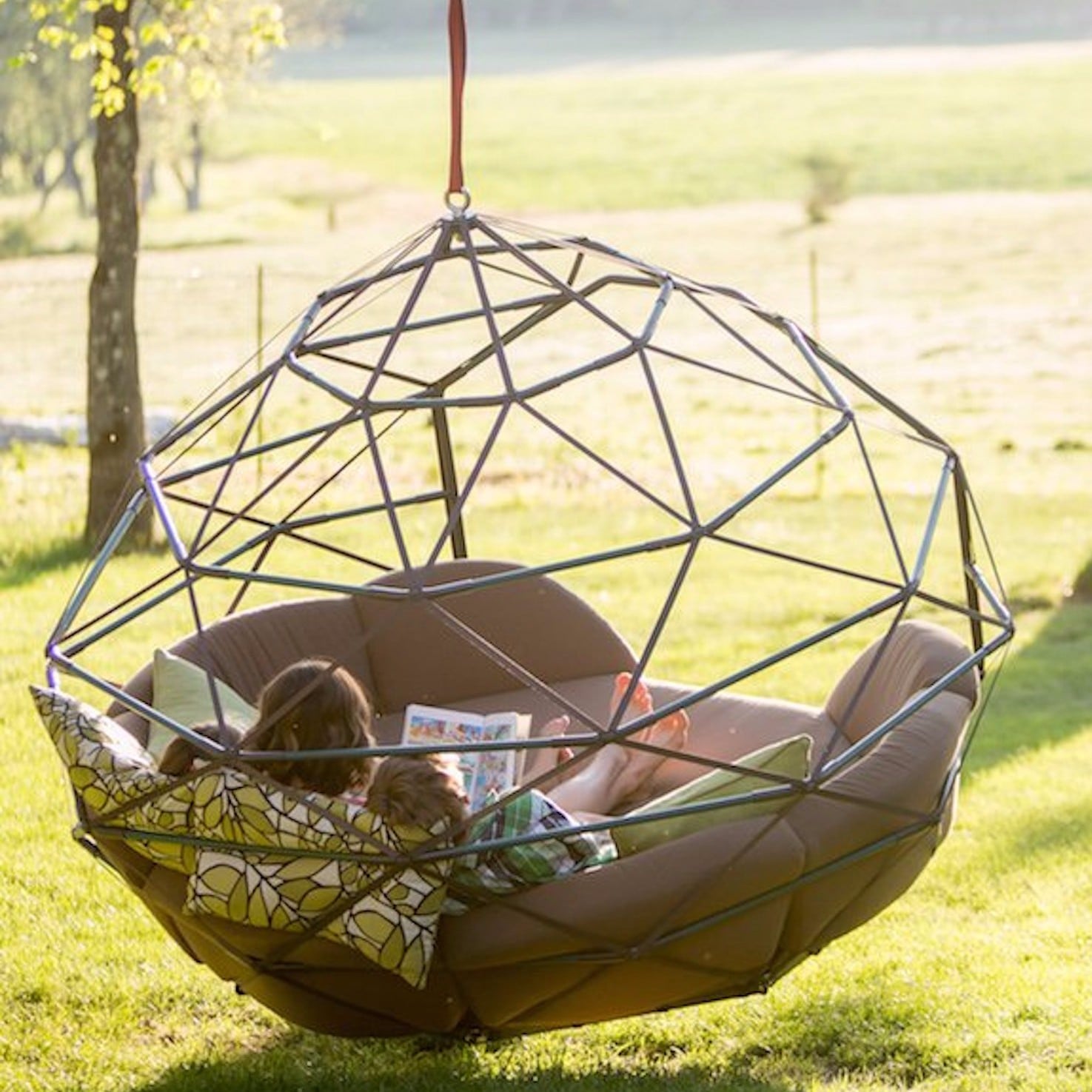 Kodama Zomes - Giant Hanging Hammock Lounger That Hangs From Tree