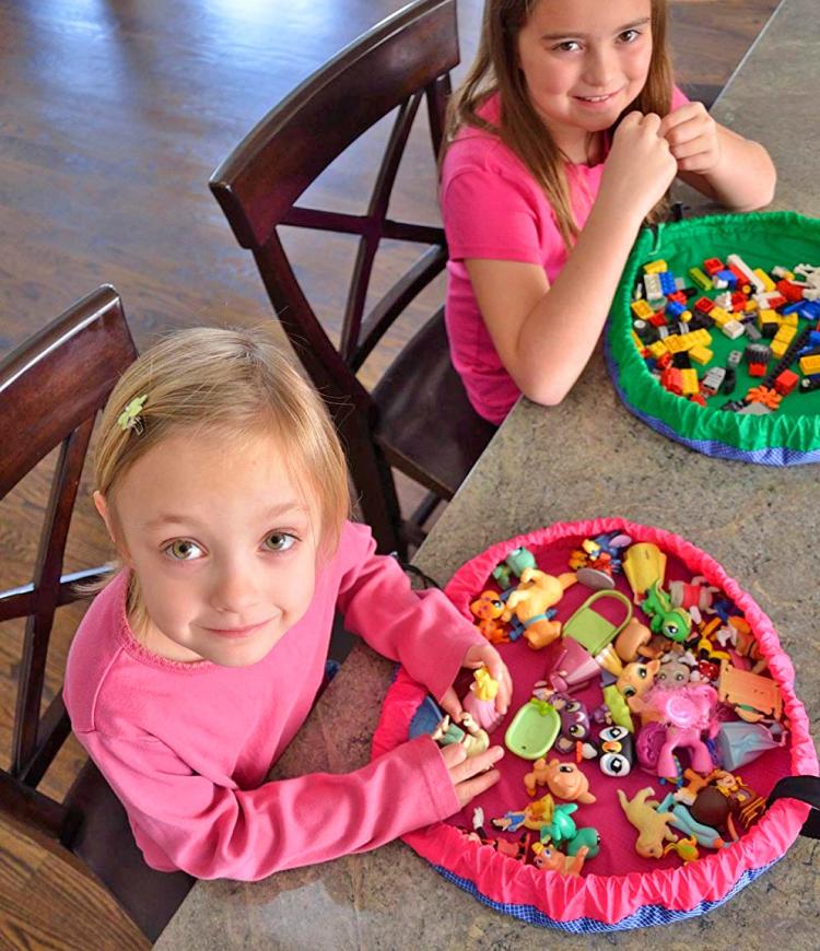 Lay-n-Go Lego Collecting Mat - Drawstring play mat cinches toys shut - Backpack toy mat