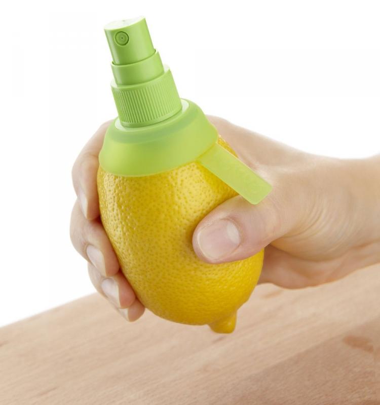 Lemon Sprayer - Lekue Citrus Sprayer - Screws into top of lemon/lime/fruit