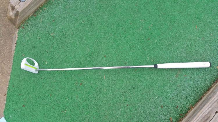 Level Golf Putter - Golf Putter With a level inside of it