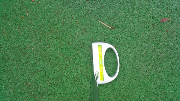 Level Golf Putter - Golf Putter With a level inside of it