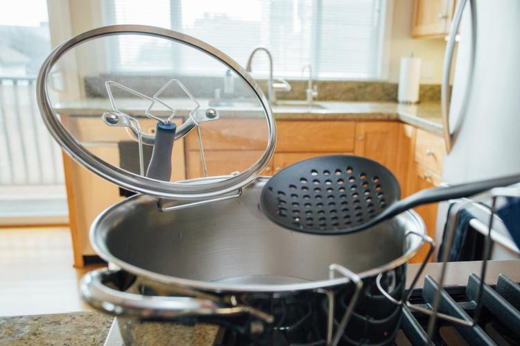 LidSitter Cooking Pot Lid Holder