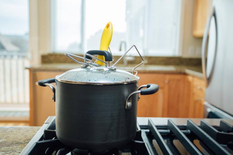LidSitter Cooking Pot Lid Holder