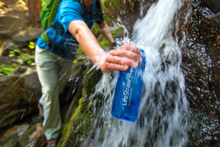 LifeStraw Go Water Bottle - Drink from any water source - Water bottle with integrated lifestraw bacteria filtering straw