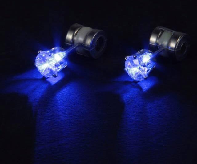 Light-Up LED Earrings - Night-ice illuminated earrings