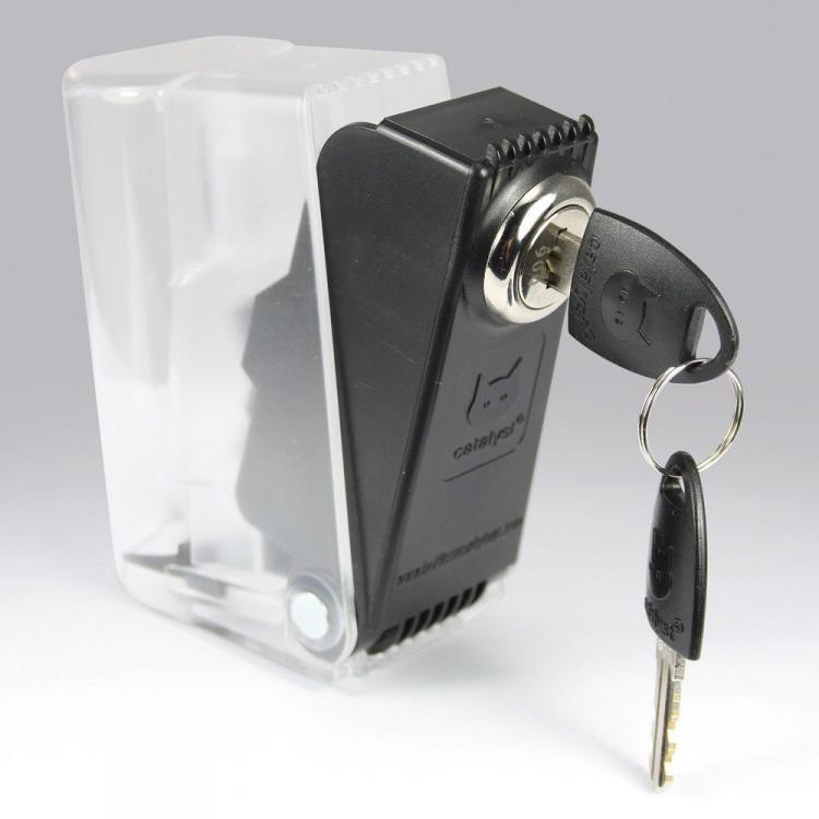 Tantalus Liquor Bottle Lock - Booze bottle key lock - Keeps Your Booze Out Of The Wrong Hands