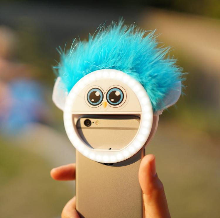 LookAtMommy Smart Phone Toy Attachmnent gets kids to look at camera - Perfect pictures of children with light-up smart phone toy