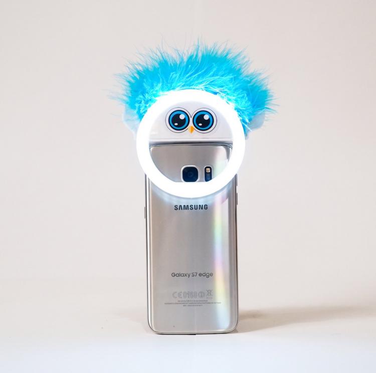 LookAtMommy Smart Phone Toy Attachmnent gets kids to look at camera - Perfect pictures of children with light-up smart phone toy