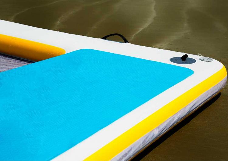 Lounge Raft Deck: A 4-Person Floating Wet Lounge