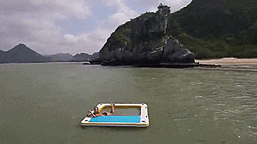 Lounge Raft Deck: A 4-Person Floating Wet Lounge
