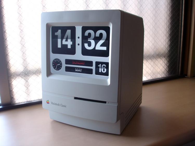 DIY Vintage Macintosh iPad Stand