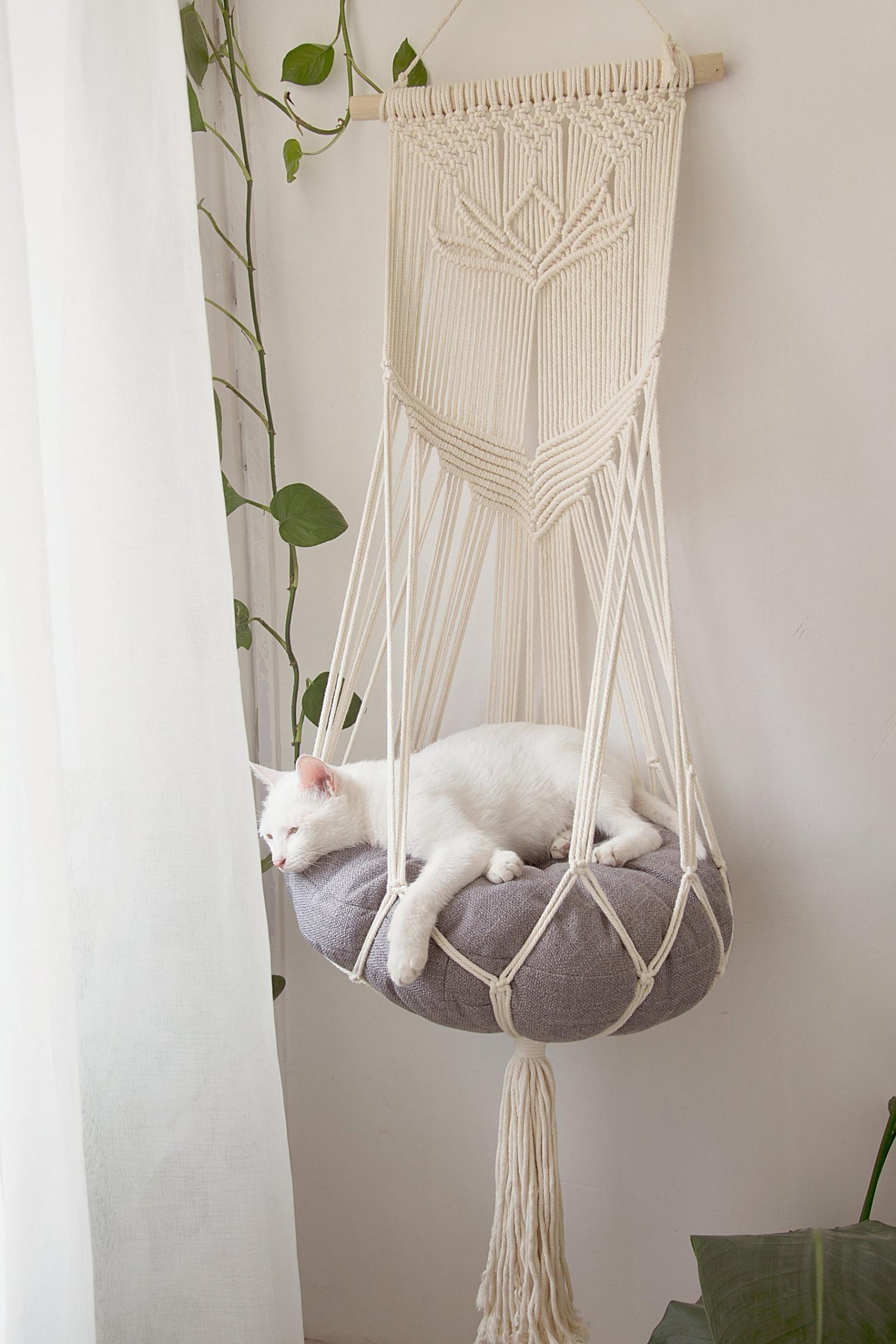 Hanging Cat Hammock - Swinging Macrame cat bed