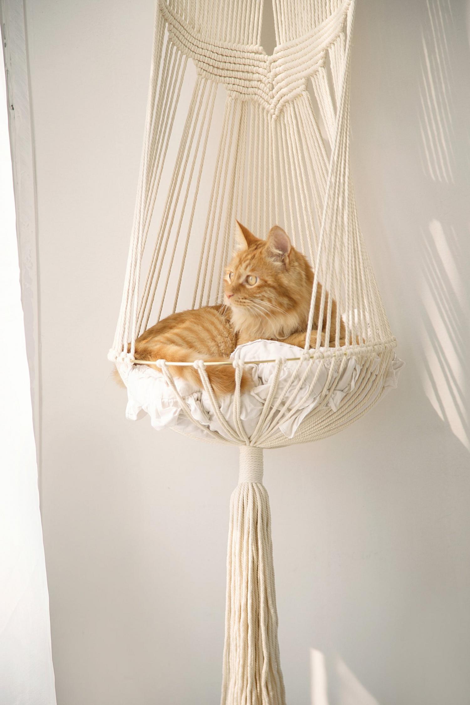 Hanging Cat Hammock - Swinging Macrame cat bed