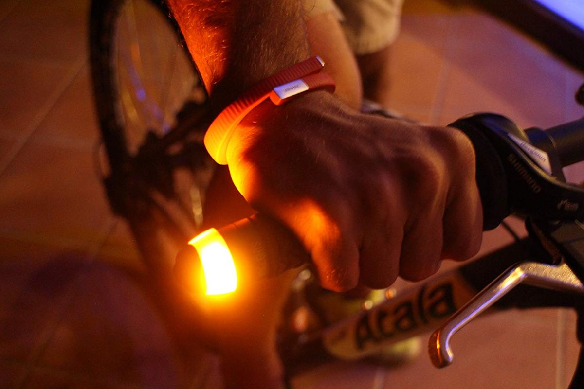CYCL Winglights - Bicycle Handlebar turn signals - Snap on bike safety lights and turn signal