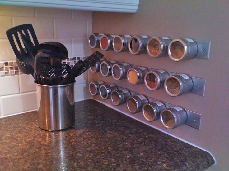Magnetic Spice Tins Attach To Your Refrigerator - Wall mounted magnetic spice rack - clear glass spice tins