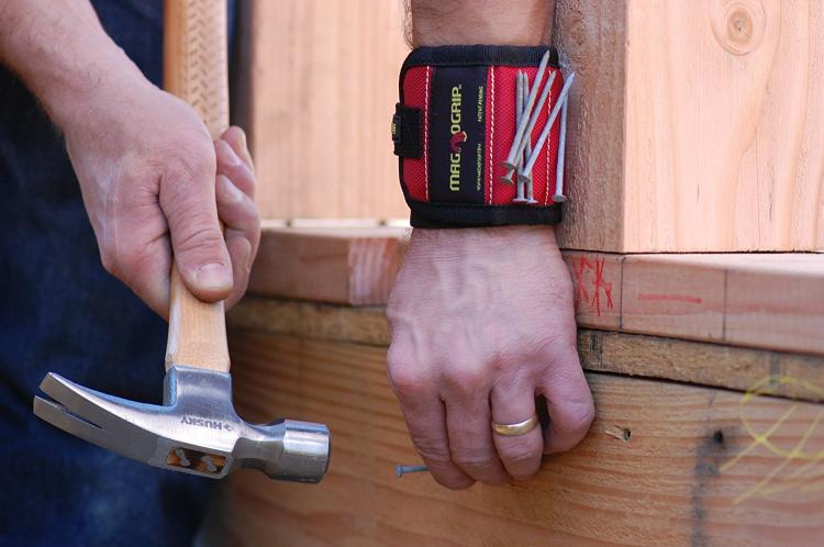 Magnogrip Magnetic Wristband - Magnetic nail, screw, and tool holding wristband