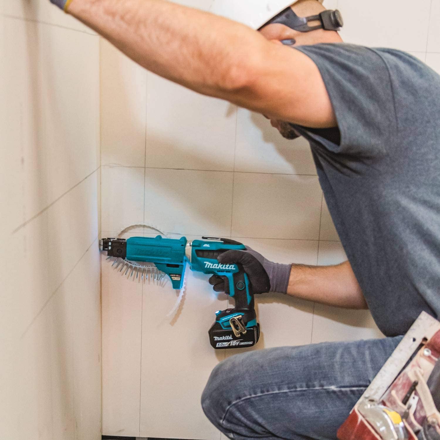 Makita Autfeed Screwdriver - Automatic drill that feeds screws
